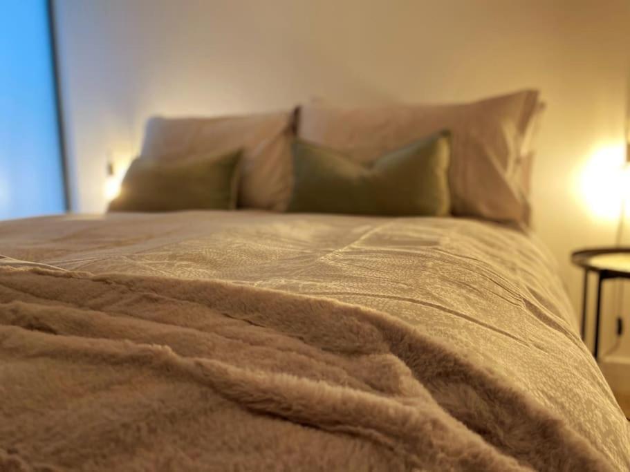 The Pad By The Beach Penthouse Apartment With Sunset And City Views ボーンマス エクステリア 写真